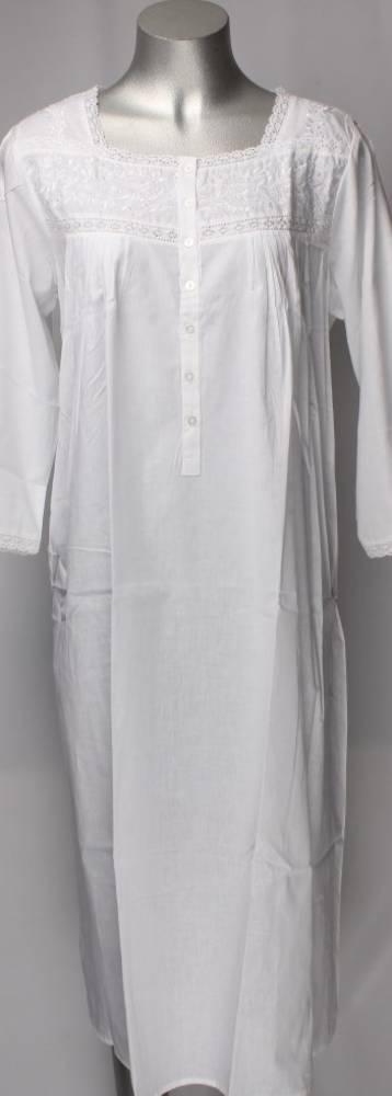 Cotton nightie w long sleeves and embroidered flowers white Style:AL/ND-26